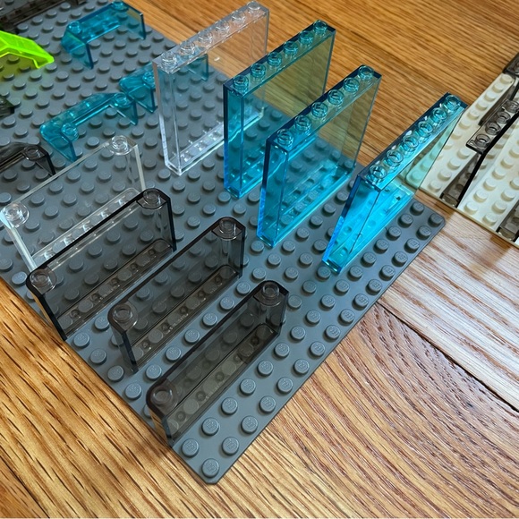 Lego Transparent Brick Assortment- Clear Panels/Windshields/Windscreens - 36 pcs - Picture 6 of 11